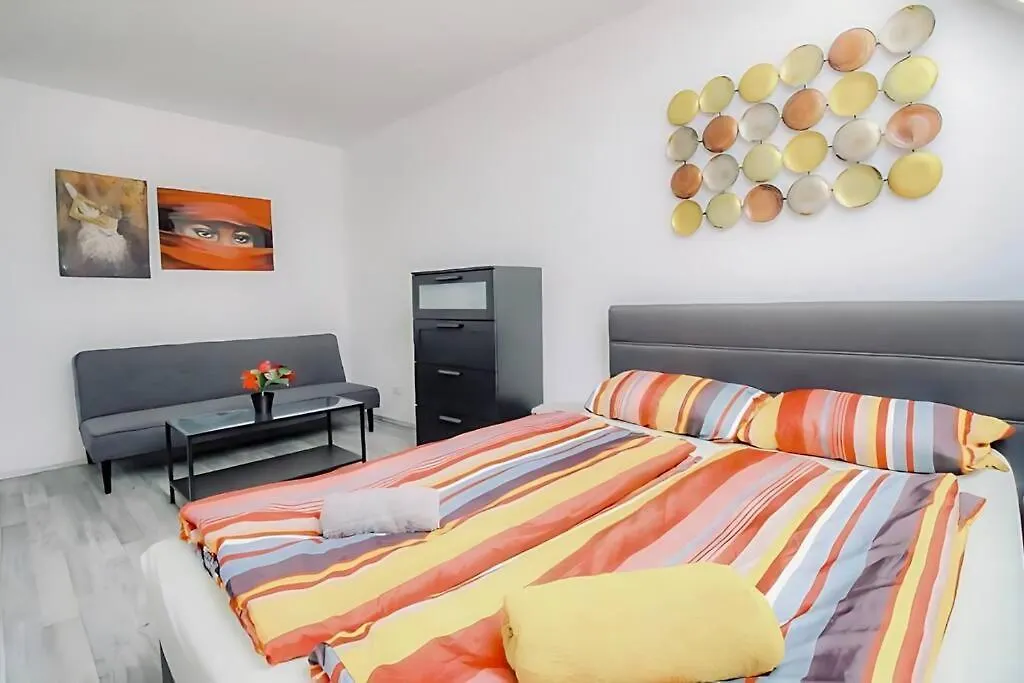 Central 4Br Apt With Terrace, 10Min Walk To Augarten contacts